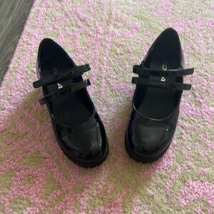 Girls patent leather Mary Jane’s